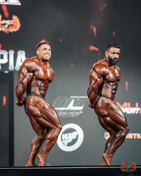 Hadi Choopan vs Derek Lunsfrod at The 2022 Mr. Olympia